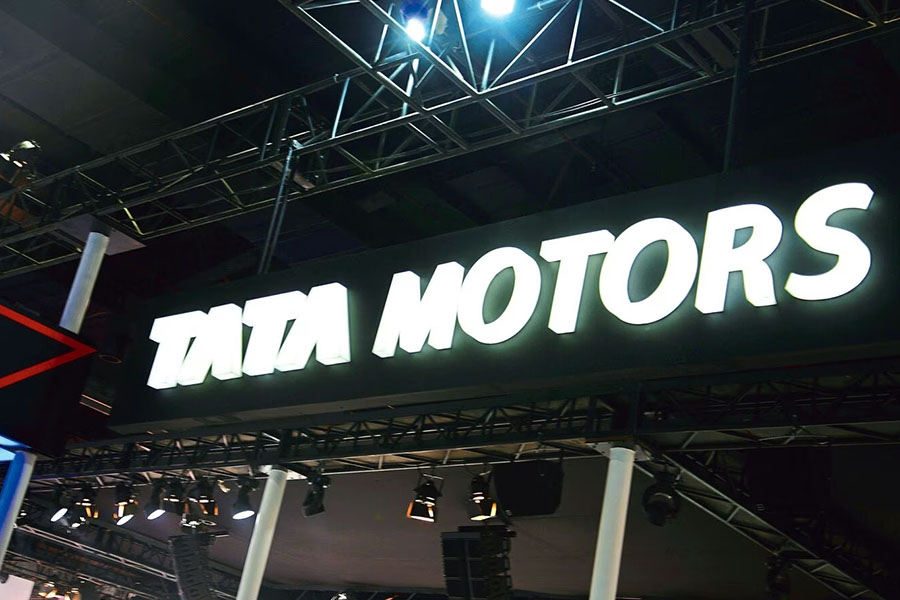 Tata Motors Achieves New All-Time High Amid Optimism for Strong Q3 Earnings